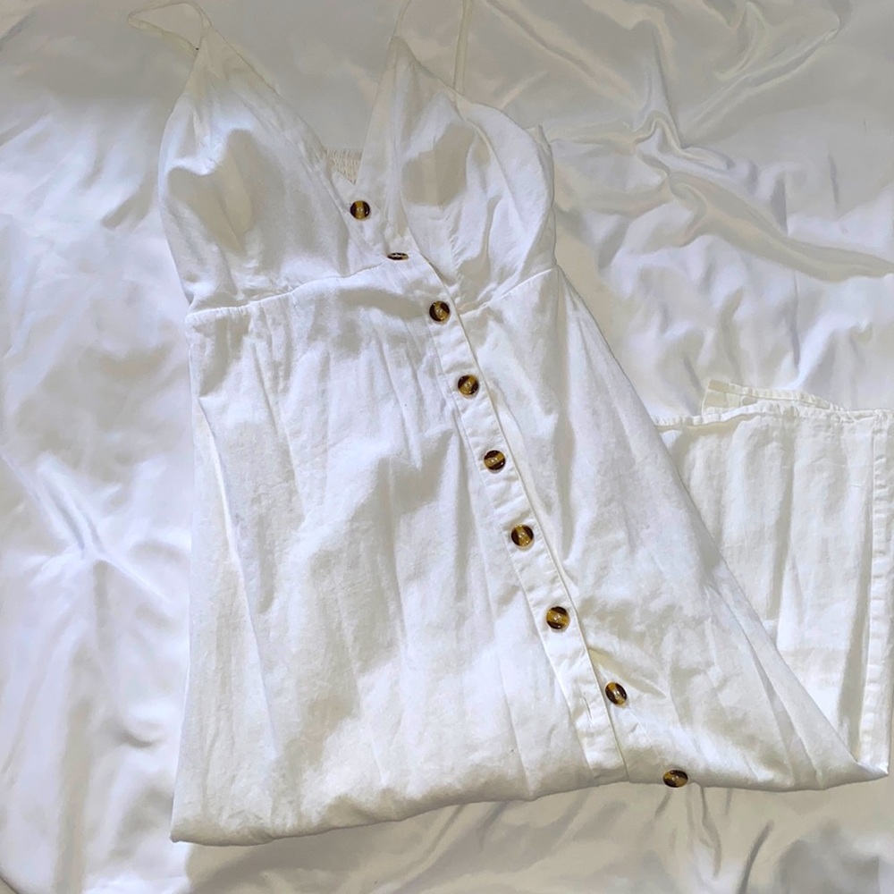 White strapless dress